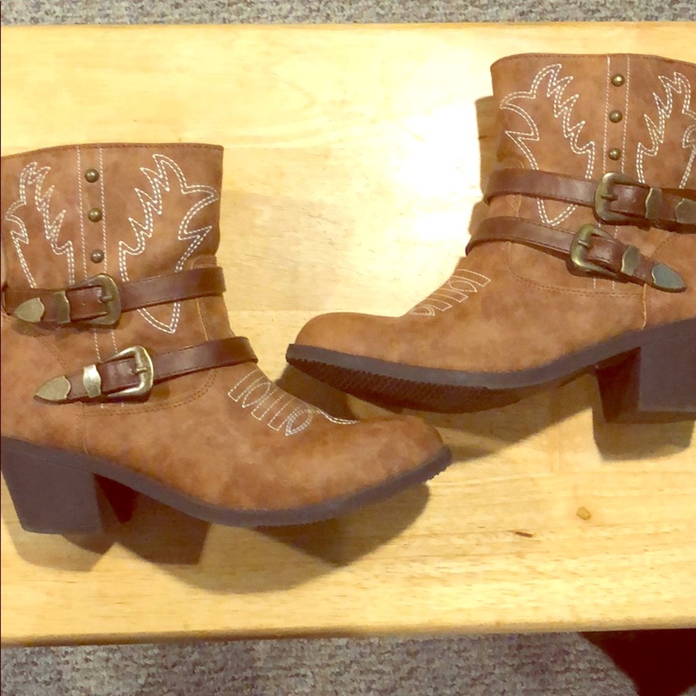 Faded Glory Western zip up bootie